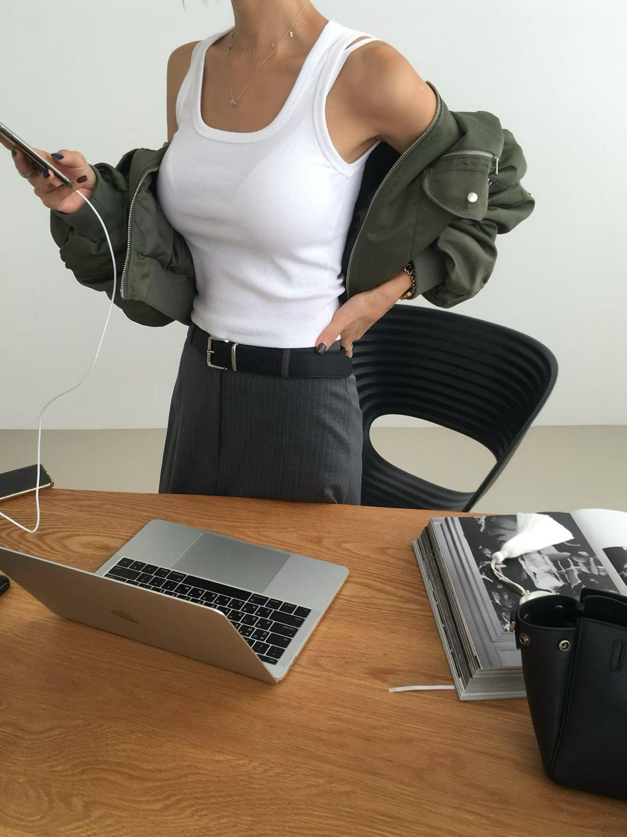 滾邊U領背心